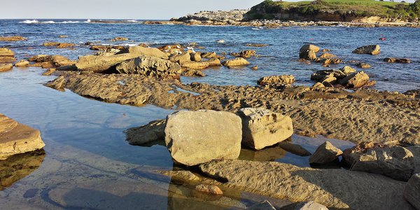 Little_Bay_Beach,_New_South_Wales,_Australia.jpg