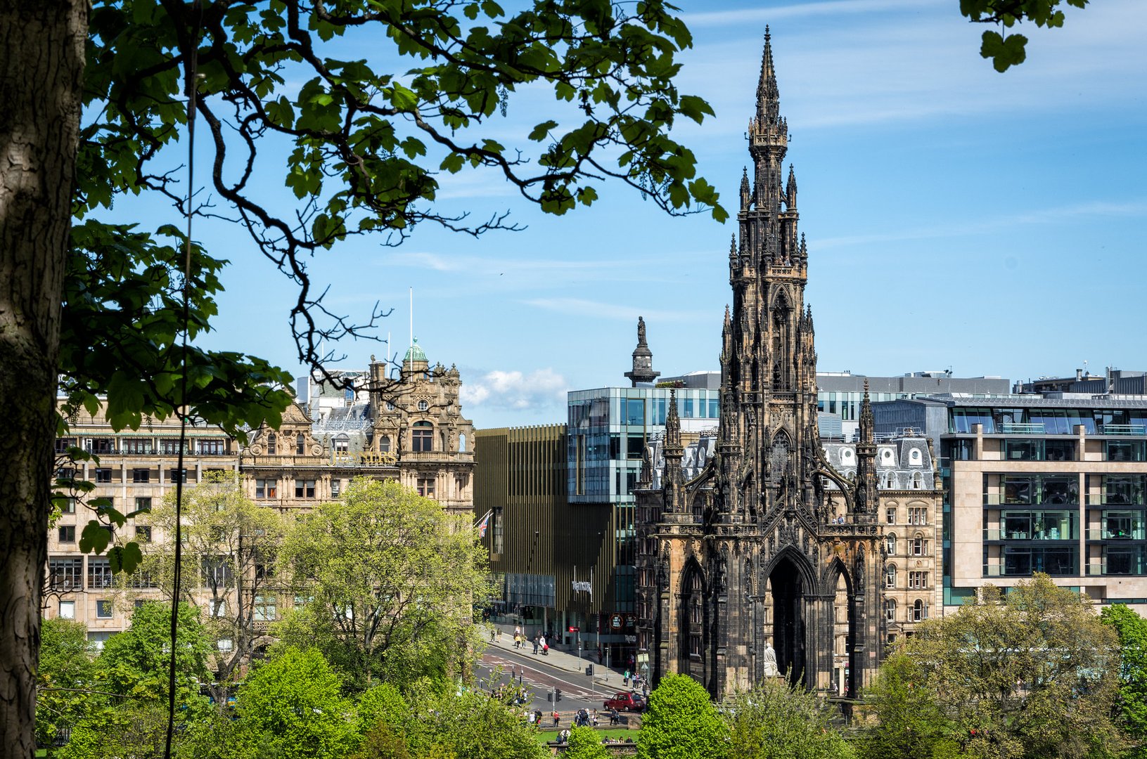 Scott_Monument_2.max-1920x1080.jpg