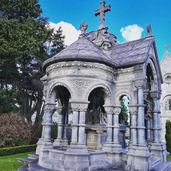 monument at Glasnevin cemetery 2.jpg