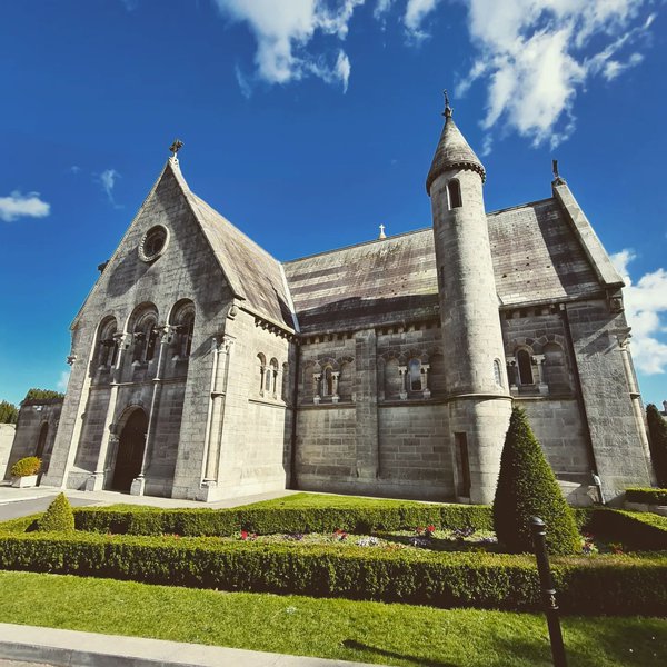 tower at Glasnevin cemetery.jpg