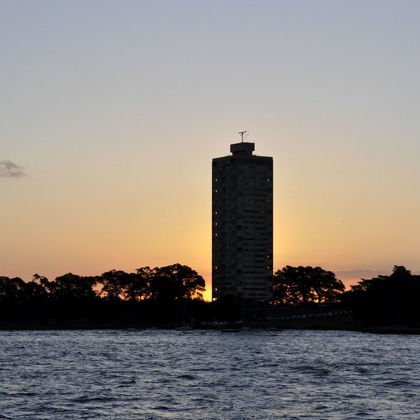 Blues_Point_Tower_5.jpg