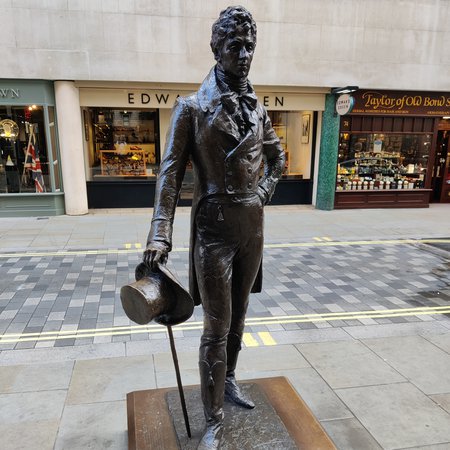 Beau Brummell Statue 5